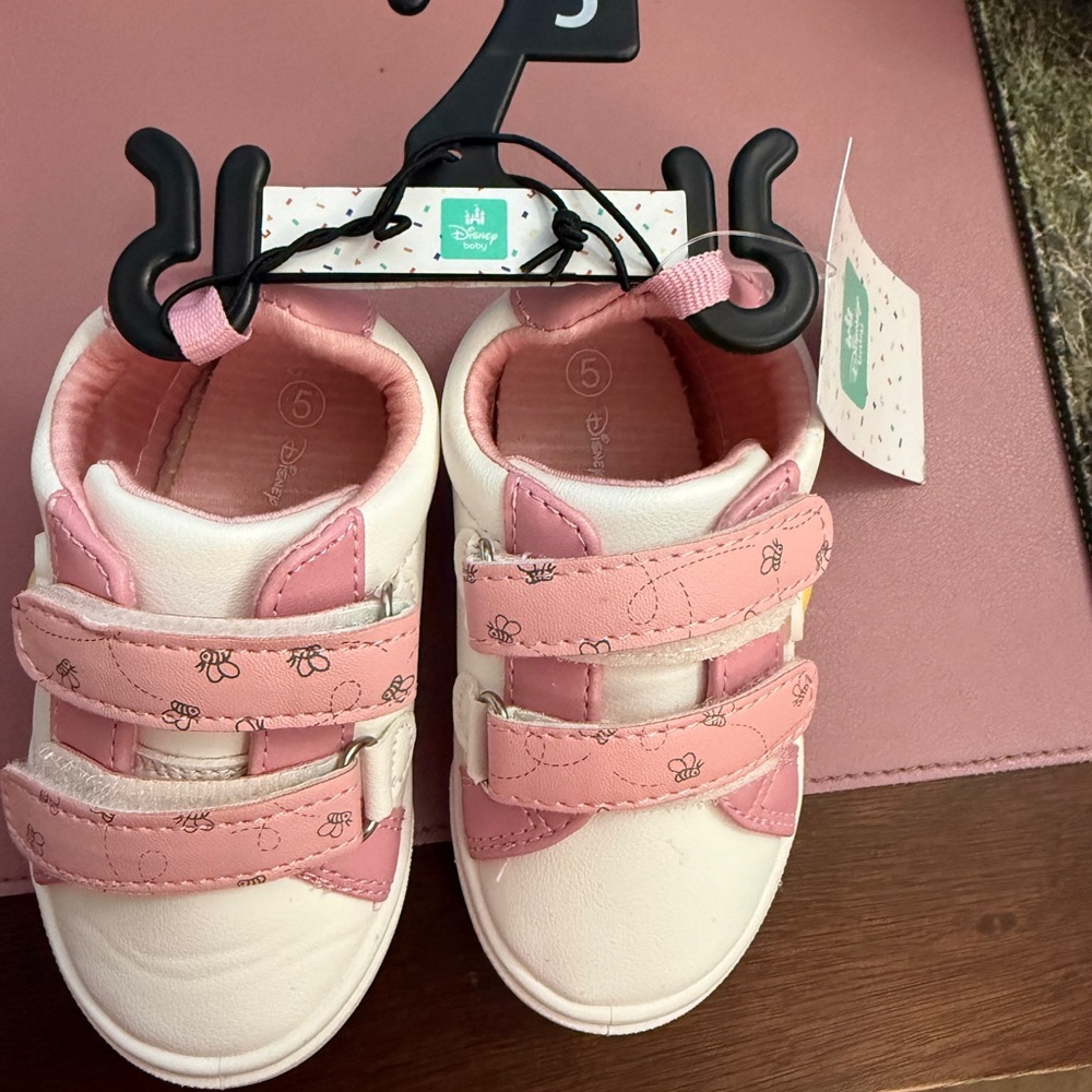 Disney- Ground Up Infant Pink and White Winnie the Pooh Sneakers. NWT, Size 5